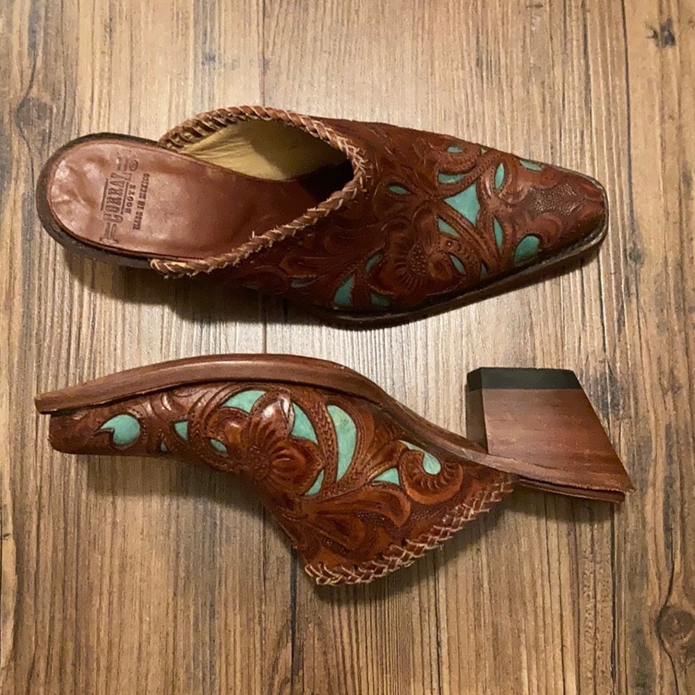 Corral Mules